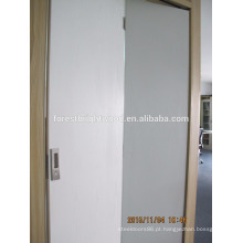 Portas bifold pintadas de branco